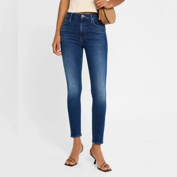 MOTHER
The High Waisted Looker Ankle Jeans - Picture 4 of 5